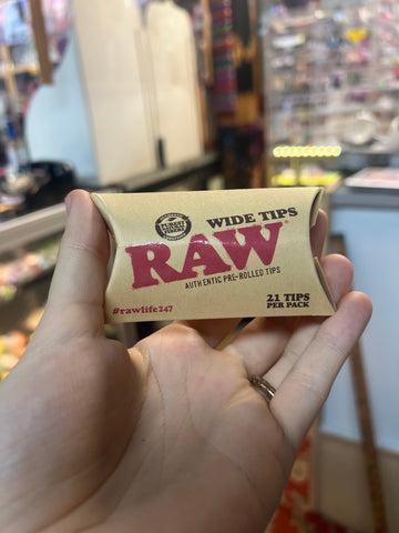 Raw Wide Pre-Rolled Tips 21 Per Pack