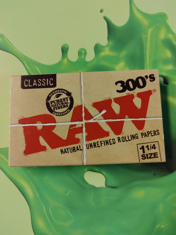 Raw Classic 300’s 1 1/4 Rolling Papers